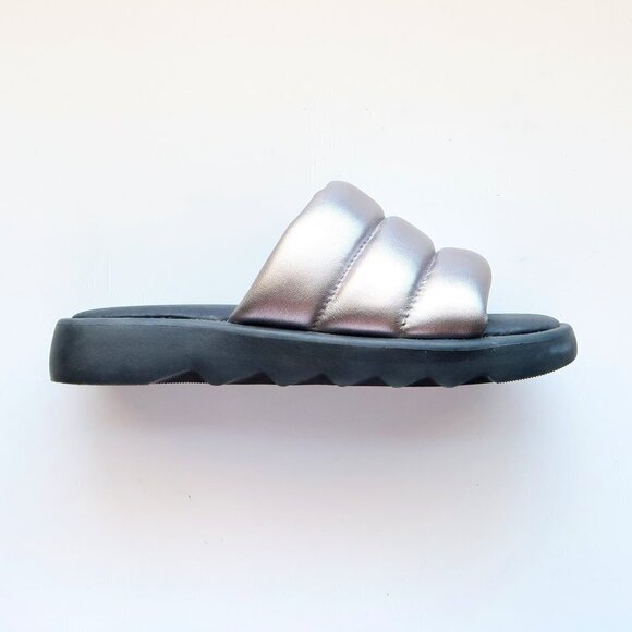 COUGAR Julep Silver Metallic Leather Water-repellent Puffy Slide Flat Sandals - Picture 9 of 16
